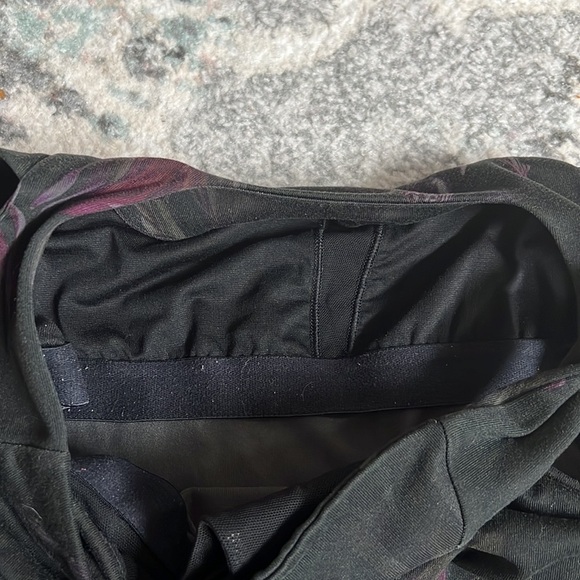 Lululemon scoop neck tank top - Picture 9 of 10